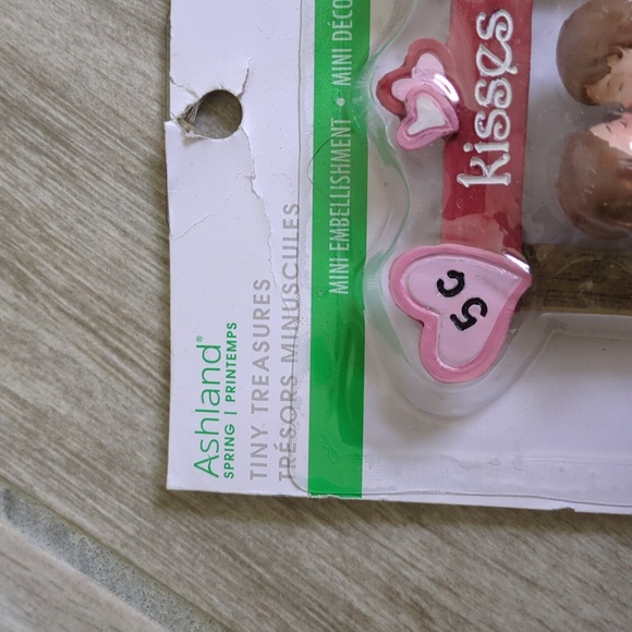 NWT Ashland Tiny Treasures Fairy Kissing Booth Mini Embellishment - Picture 2 of 6